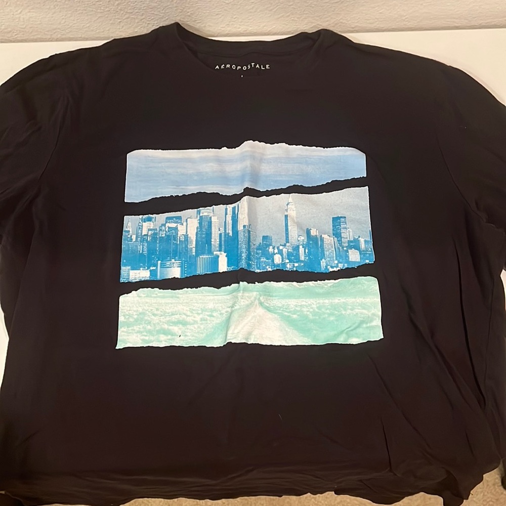 Aeropostale t of the city
